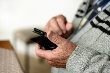 La tecnologia in soccorso degli anziani in tempo di Covid